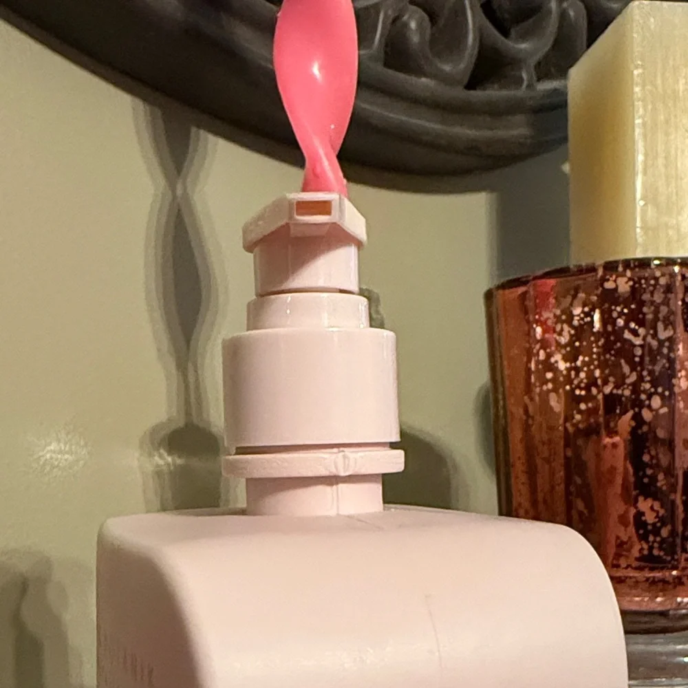 Organik Botanik Australia Rose & Goat's Milk Shower Gel 33.8 fl oz - Picture 4 of 6